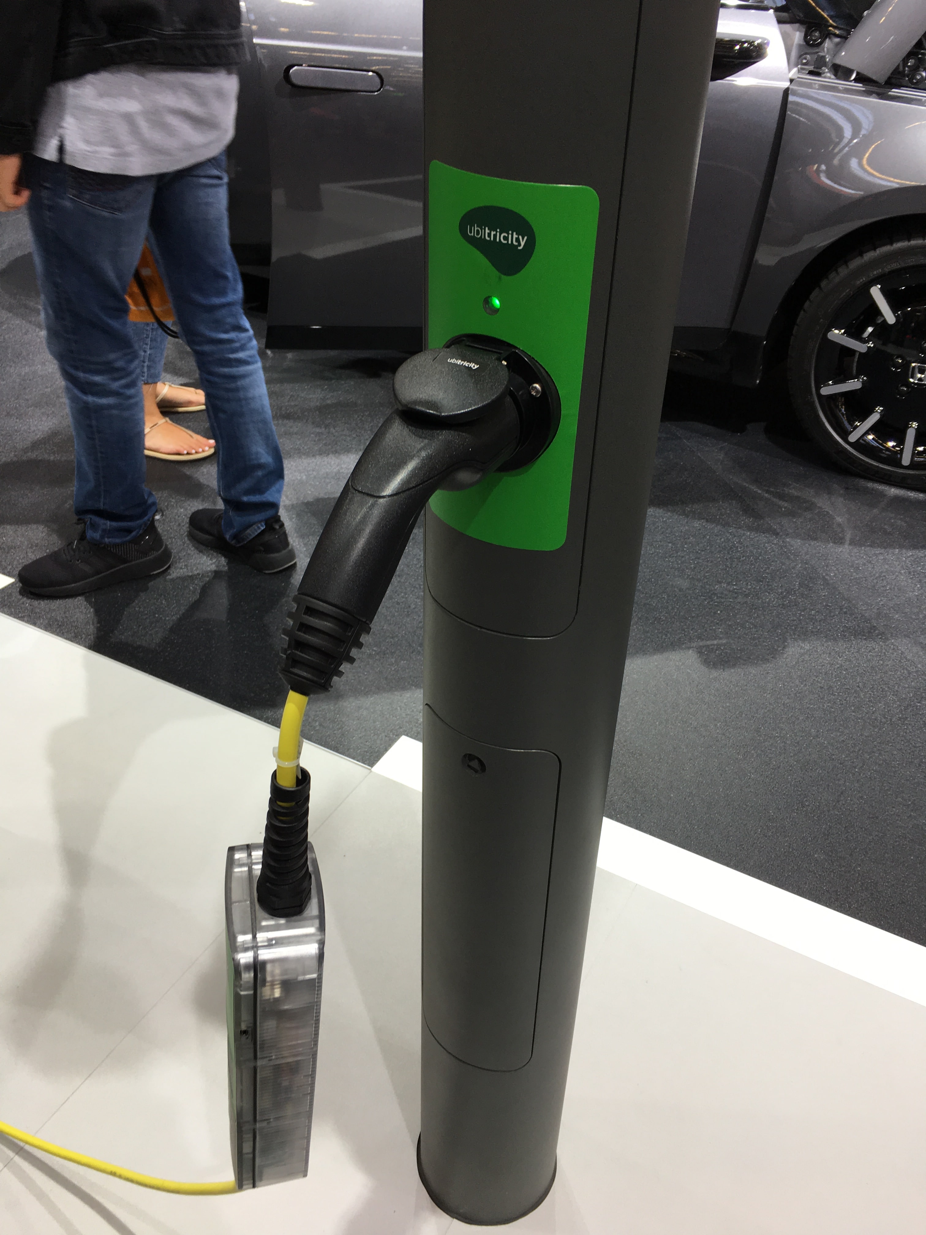 Bild: Das Unternehmen Ubitricity stellt auf der IAA ihre Vision von E-Mobilität vor