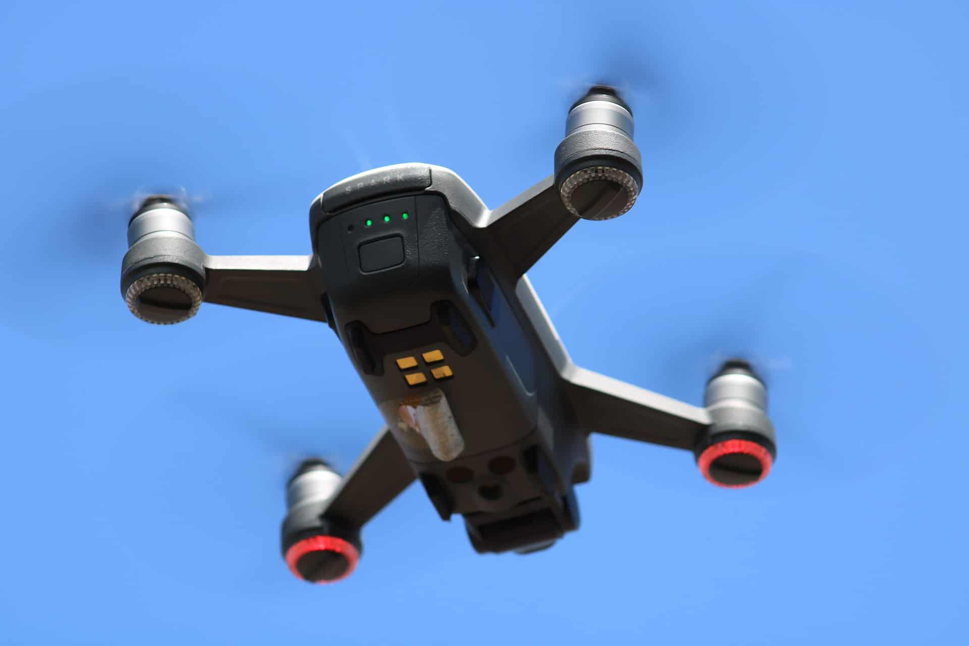 Symbolbild: Mit beinah 30 Minuten Flugzeit bleibt die Mavic Mini fast doppelt so lange im Vergleich zur Spark in der Luft